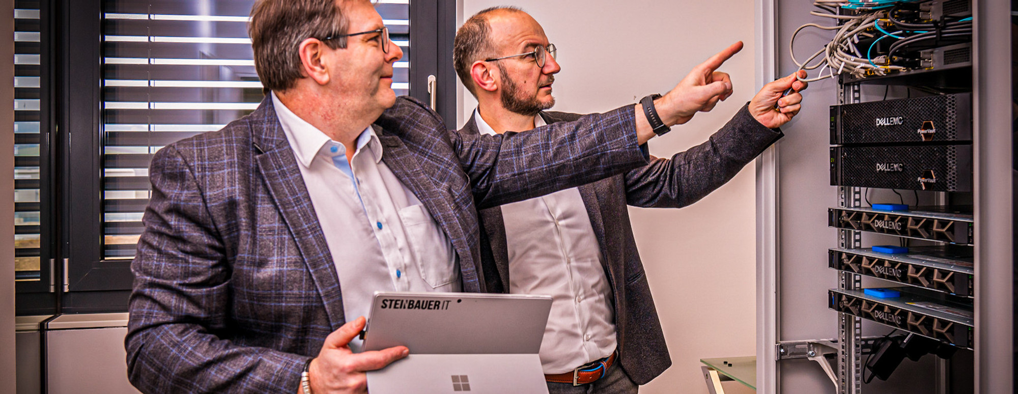 Serverraum und Infrastruktur